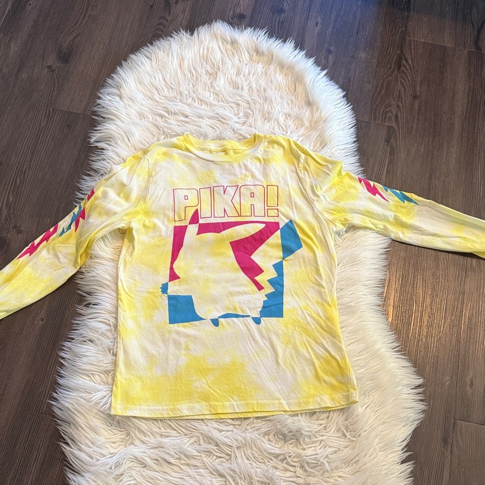 Pikachu  soft long sleeve T - size M 
Pokémon